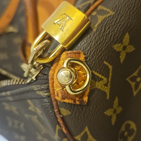 Vintage Louis Vuitton Keepall 55 - Picture 12 of 17